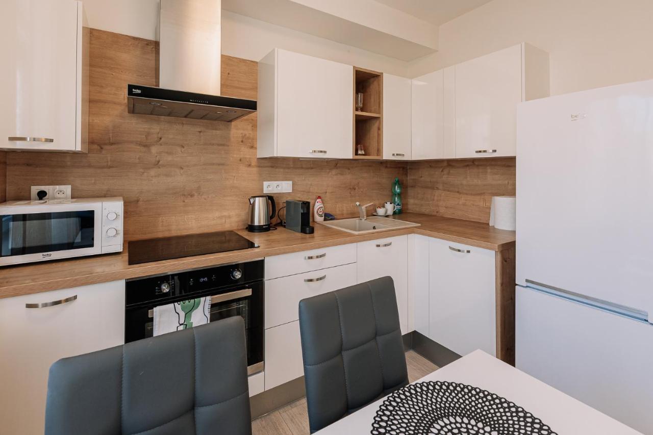 Skau 2 Old Town Family & Business Apartment 2 Floor Free Parking Bratislava Eksteriør billede
