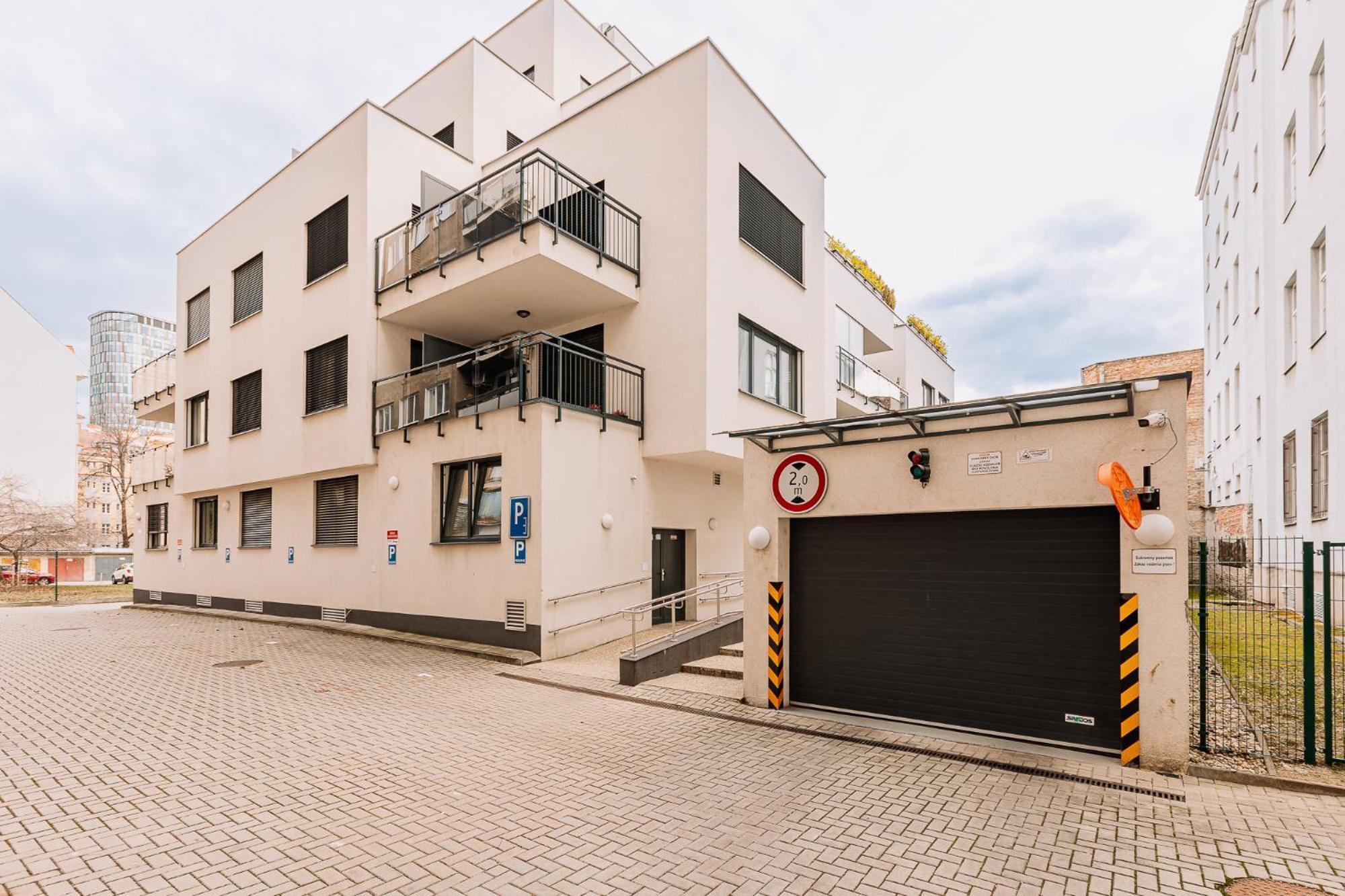 Skau 2 Old Town Family & Business Apartment 2 Floor Free Parking Bratislava Eksteriør billede